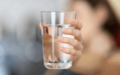 Perché è importante bere acqua pura: benefici per la salute