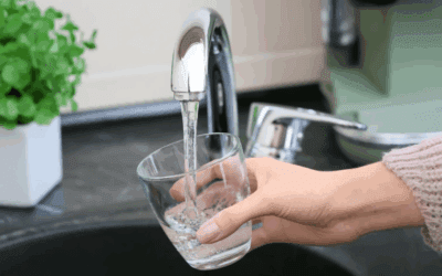 Acqua del rubinetto vs. acqua in bottiglia: quale scegliere?