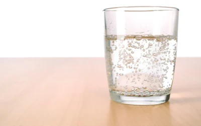 Acqua frizzante dal rubinetto di casa: come funziona la gasatura domestica e perché conviene davvero