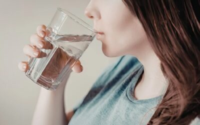 Acqua potabile e turismo: come garantire acqua sicura in viaggi