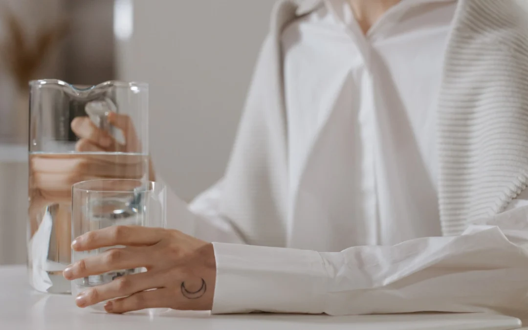 Acqua e Metabolismo: Il Ruolo Nascosto dell’Idratazione nella Gestione del Peso